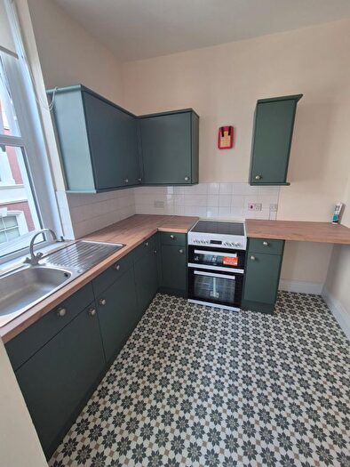 2 Bedroom Flat To Rent In North Penrallt, Caernarfon, LL55