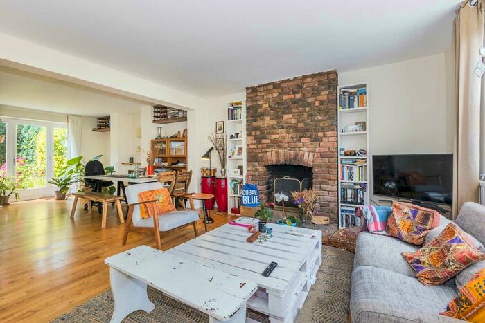 2 Bedroom Maisonette To Rent In Culford Road, De Beauvoir, N1