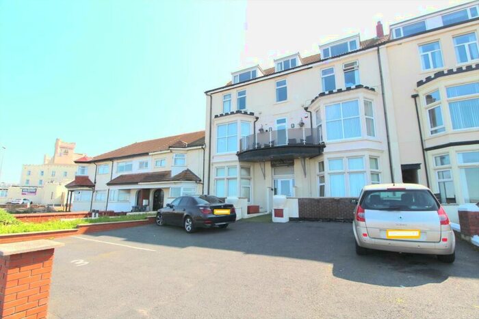 3 Bedroom Flat For Sale In Queens Promenade, Blackpool, FY2