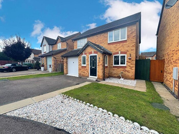 4 Bedroom Detached House For Sale In Nicholls Close, Barton-Le-Clay, MK45