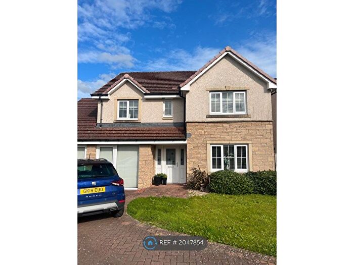 4 Bedroom Detached House To Rent In Mcvey Place, Stepps, Glasgow, G33