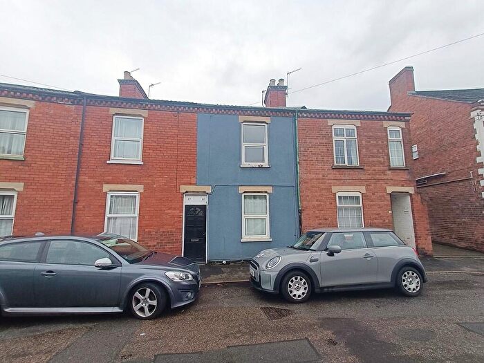 2 Bedroom Terraced House For Sale In Park Road, Grantham, Lincolnshire, NG31