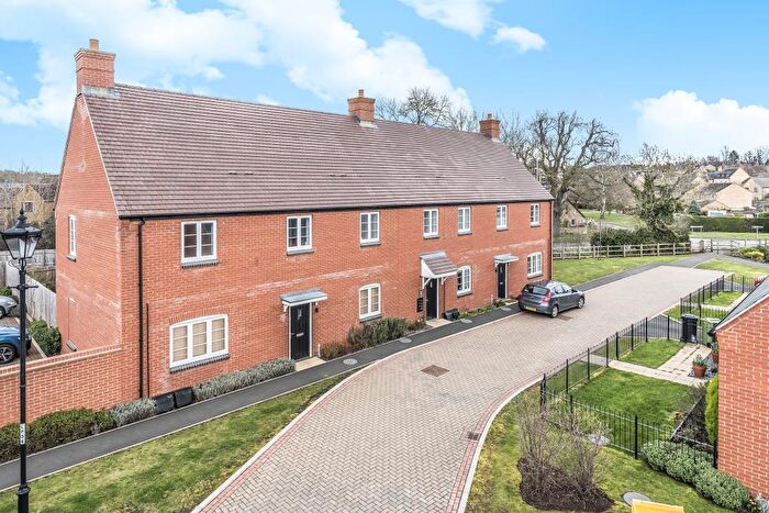 2 Bedroom Apartment To Rent In Kings Sutton, Banbury, OX17