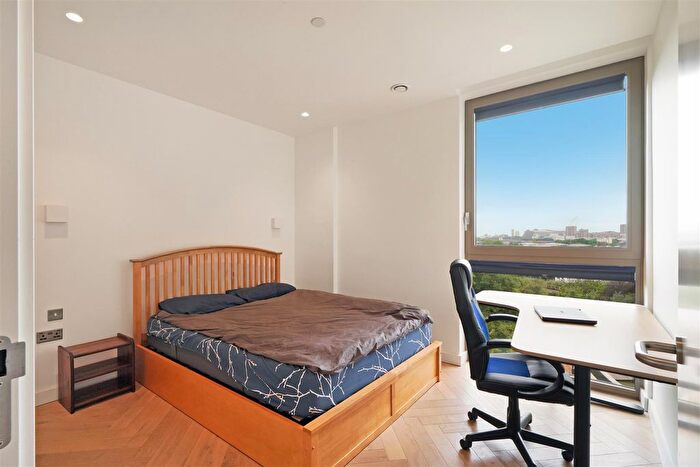 3 Bedroom Flat To Rent In Oberman Road, Brent, NW10