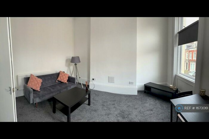 1 Bedroom Flat To Rent In Argyle Square, Sunderland, SR2