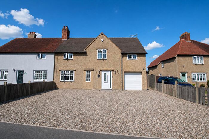 4 Bedroom Semi-Detached House For Sale In Freshwaters, Harlow, CM20