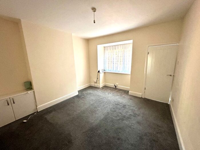 2 Bedroom End Of Terrace House To Rent In Alaska Villas, Barnsley Street, HU8