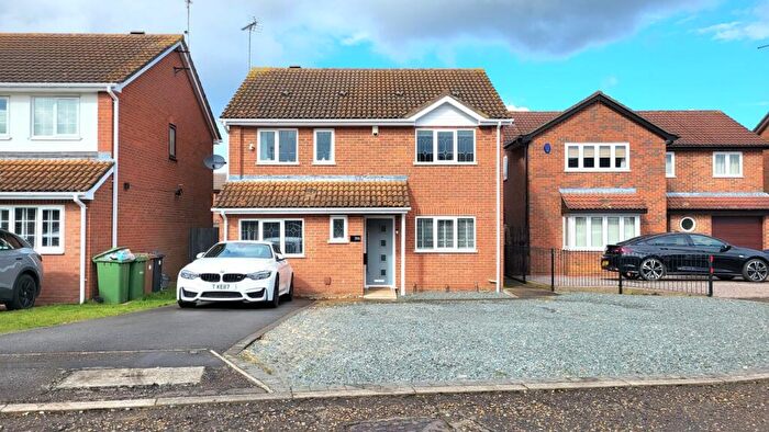 6 Bedroom Detached House For Sale In Temple Grange, Werrington, Peterborough, PE4