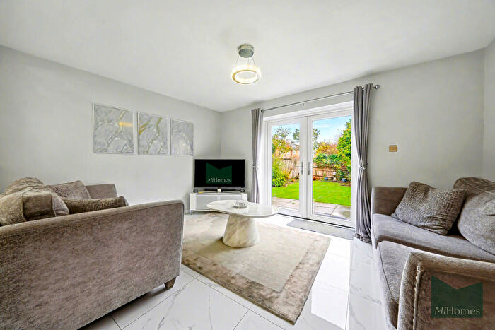 2 Bedroom Semi Detached House To Rent In Goldrill Drive, New Southgate, N11