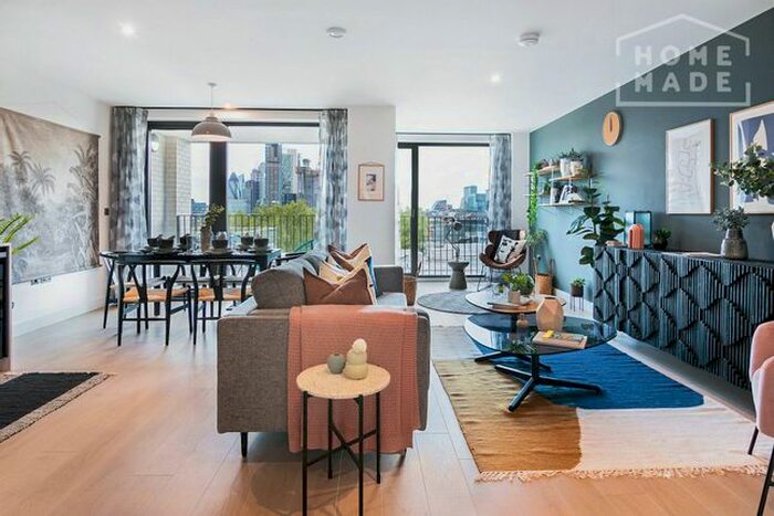 3 Bedroom Flat To Rent In Shoreditch Exchange, Shoreditch, E2