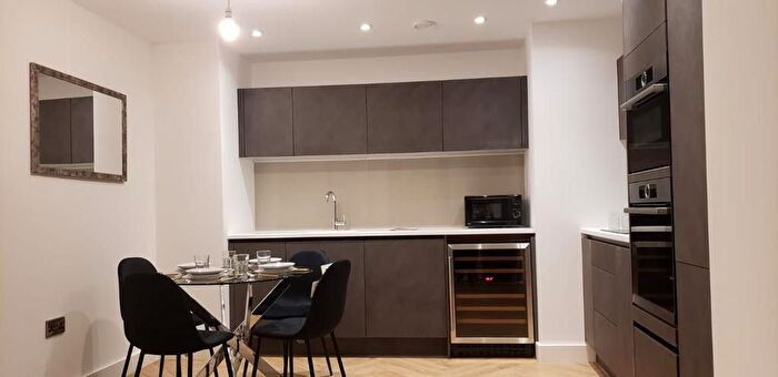 2 Bedroom Flat To Rent In Silvercroft Street, Manchester, Lancashire, M15