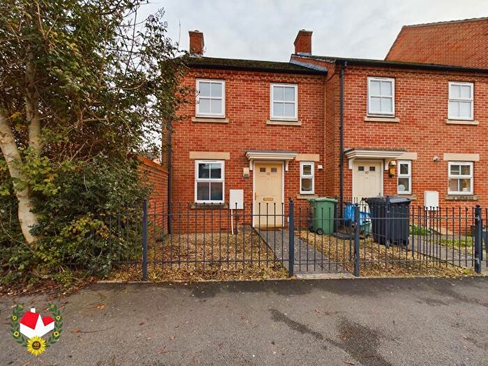 2 Bedroom Semi-Detached House To Rent In Woodvale, Kingsway, GL2