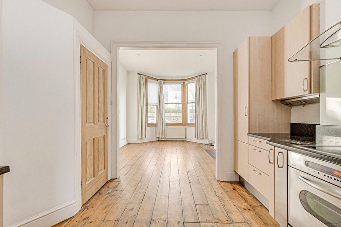 1 Bedroom Flat To Rent In Lavender Sweep, Battersea, SW11