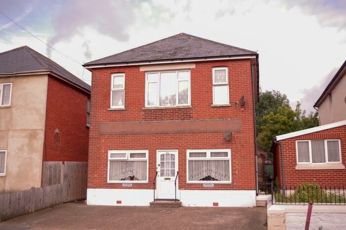 2 Bedroom Ground Flat To Rent In Lake, Sandown, PO36