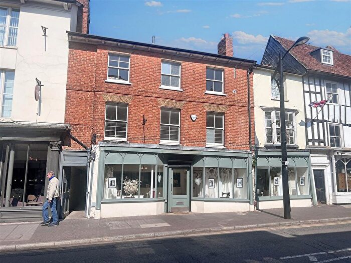 1 Bedroom Flat To Rent In High Street, Newport Pagnell, MK16