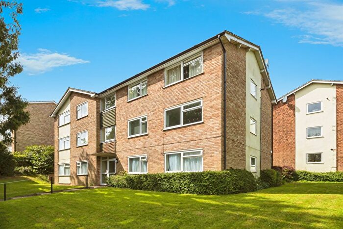 2 Bedroom Flat For Sale In Sharrow Close, Haywards Heath, RH16