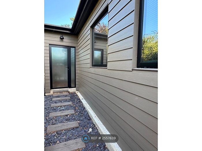 1 Bedroom Bungalow To Rent In Links View Road, Croydon, Surrey, CR0