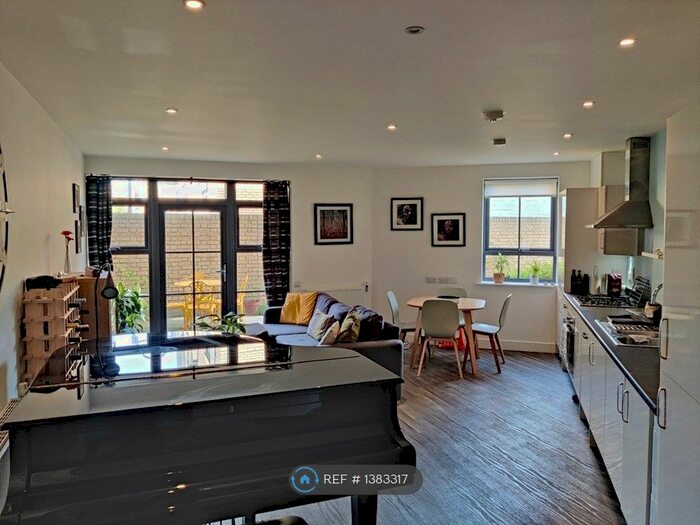 1 Bedroom Flat To Rent In Lawrie House, London, SE26