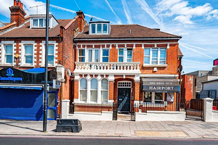 Studio To Rent In High Road, Stamford Hill, London, N15