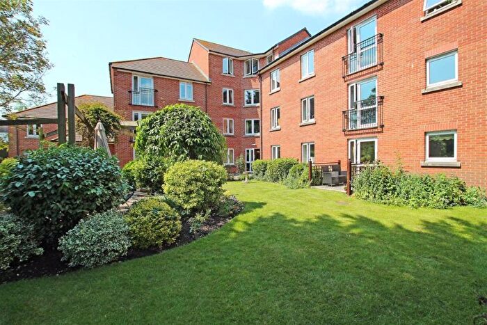 2 Bedroom Property For Sale In Byron Court, Chichester, PO19