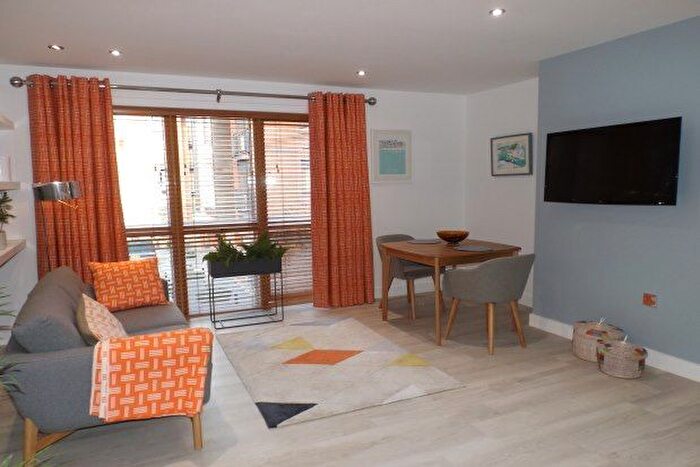 1 Bedroom Flat To Rent In Waterfront Walk, Birmingham, B1