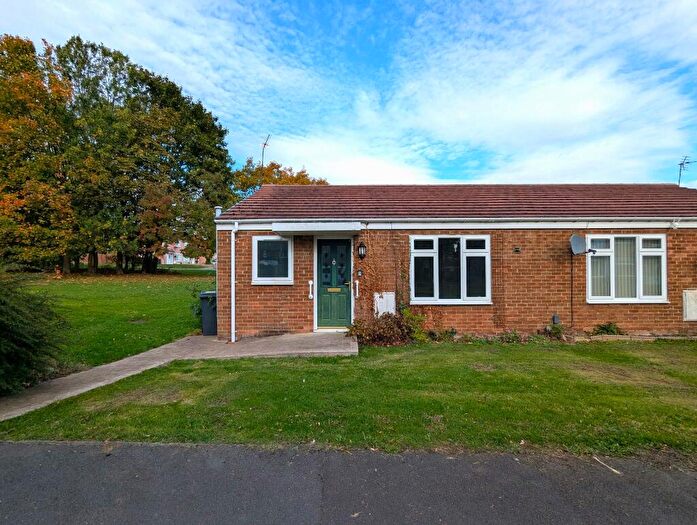 1 Bedroom Semi-Detached Bungalow For Sale In Sycamore Road, Kimblesworth, DH2