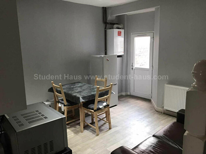 4 Bedroom House To Rent In Milnthorpe Street, Salford, M6