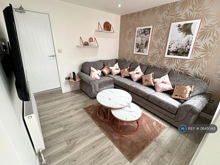 6 Bedroom End Of Terrace House To Rent In Empress Road, Liverpool, L7