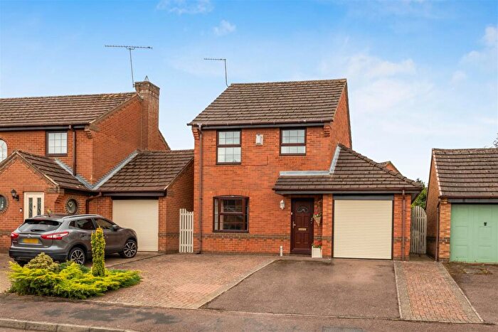 3 Bedroom Detached House For Sale In Maple Close, Towcester, NN12