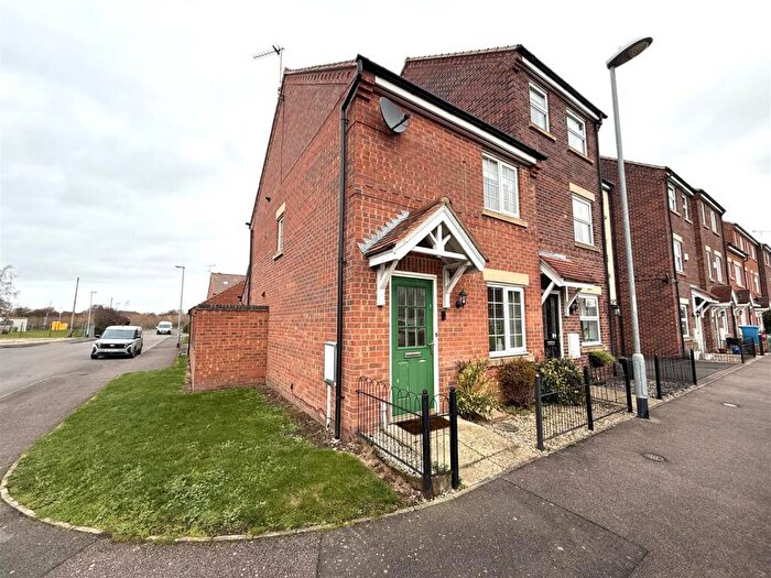 2 Bedroom Semi Detached House To Rent In Bramley Way, Misterton, DN10