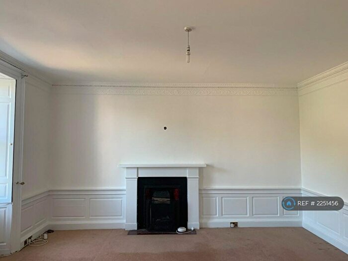 2 Bedroom Flat To Rent In High Street, Musselburgh, EH21