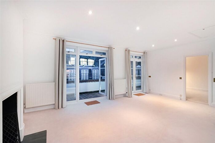 4 Bedroom Mews To Rent In Princes Gate Mews, South Kensington, London, SW7