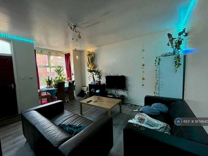 5 Bedroom Terraced House To Rent In Royal Park Terrace, Leeds, LS6