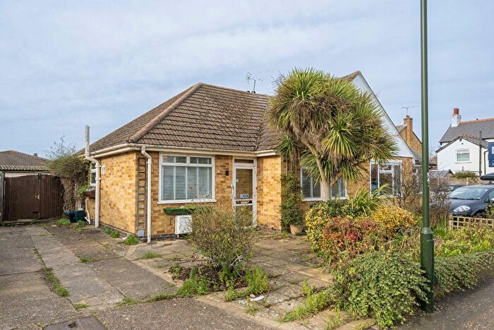 2 Bedroom Bungalow For Sale In Hollybank Close, Hampton, TW12