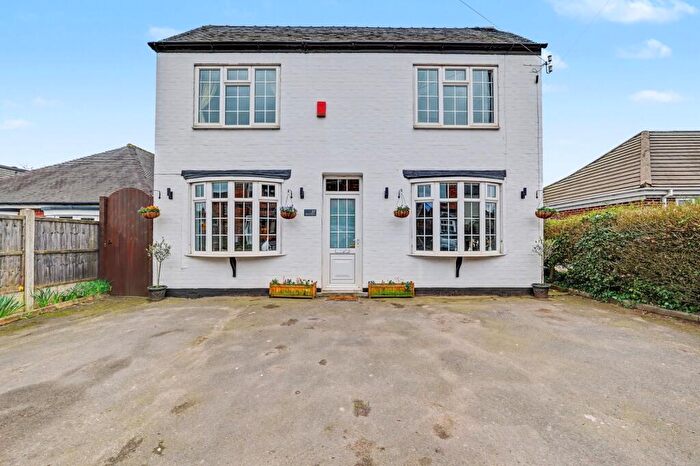 3 Bedroom Detached House For Sale In Main Street, Overseal, DE12