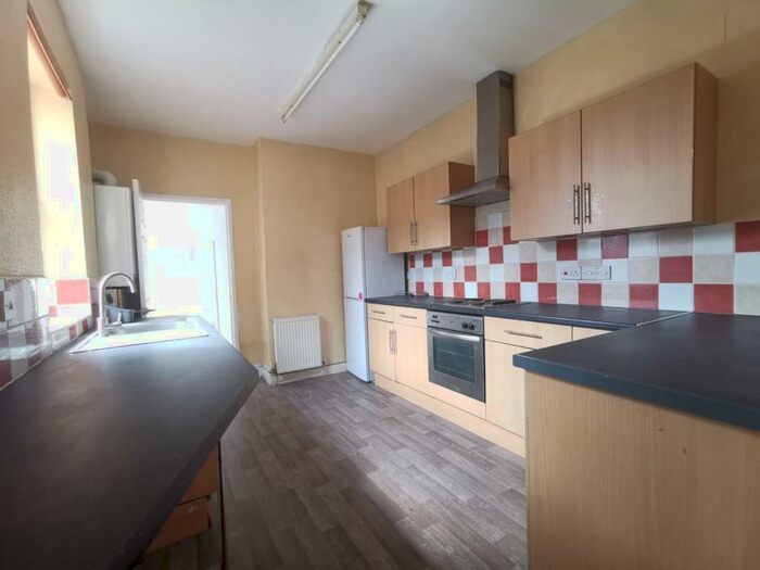 3 Bedroom Flat To Rent In Gateshead, NE8