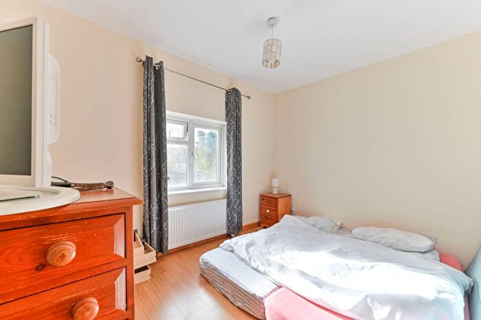 2 Bedroom Property To Rent In Addington Road, Croydon, CR0