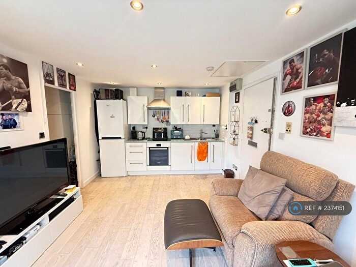 1 Bedroom Flat To Rent In Mill Court, London, E10