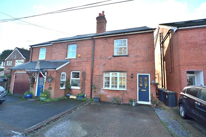 3 Bedroom Semi Detached House For Sale In Cove Road, Fleet, GU51