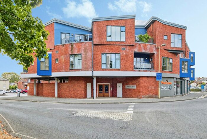 2 Bedroom Flat For Sale In Broadwater Road, Romsey, Hampshire, SO51