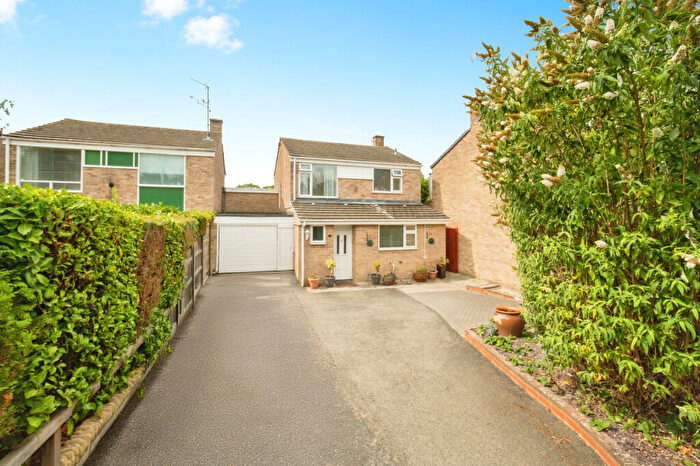 4 Bedroom Detached House To Rent In Bicknell Road, Camberley, Surrey, GU16