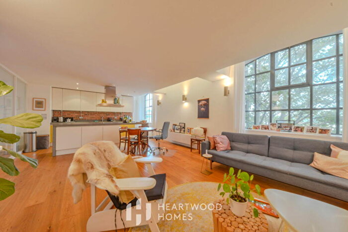 2 Bedroom Apartment For Sale In The Old Hat Factory, Inkerman Road, St. Albans, AL1