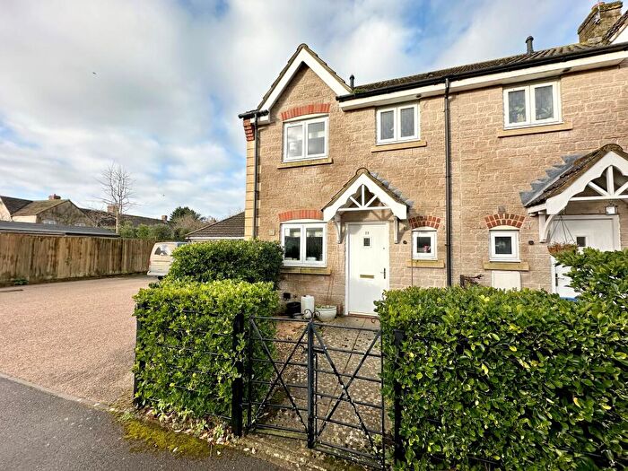 3 Bedroom House To Rent In Royal Field Close, Hullavington, Chippenham, SN14