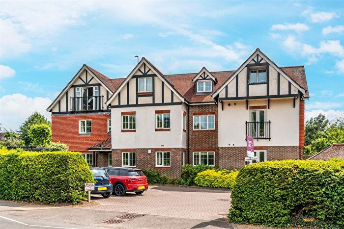2 Bedroom Flat To Rent In Bluehouse Lane, Limpsfield, Oxted, RH8