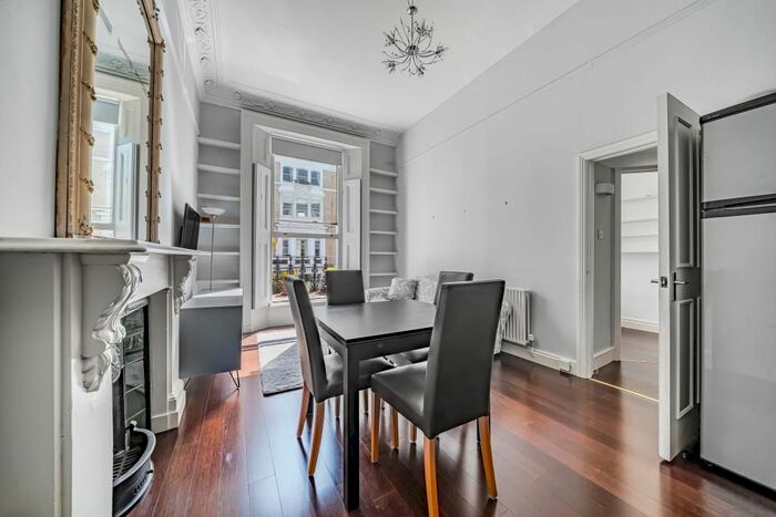 2 Bedroom Flat To Rent In Arundel Gardens, Notting Hill, W11