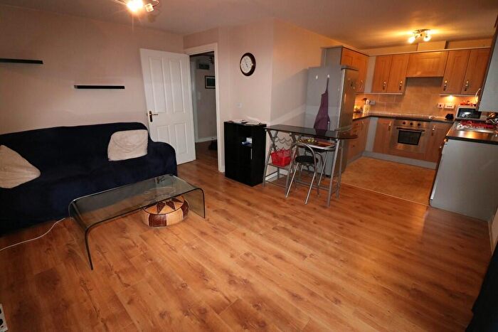 2 Bedroom Apartment To Rent In Hainsworth Park, Hull, HU6