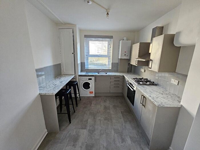 2 Bedroom Flat To Rent In Flat Joscoyne House, Philpot Street, London, E1