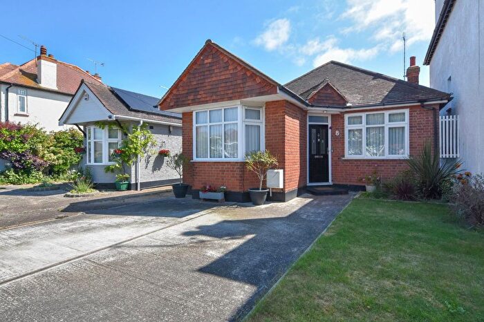 3 Bedroom Detached Bungalow For Sale In Thorpedene Gardens, Shoeburyness, SS3