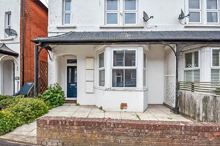 1 Bedroom Apartment To Rent In Craven Road, Newbury, Berkshire, RG14