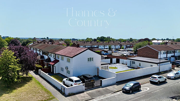 5 Bedroom Detached House For Sale In Humber Way, Slough, Berkshire, SL3